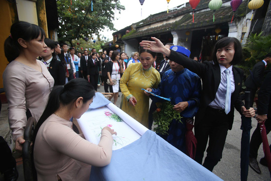 Những bóng hồng APEC